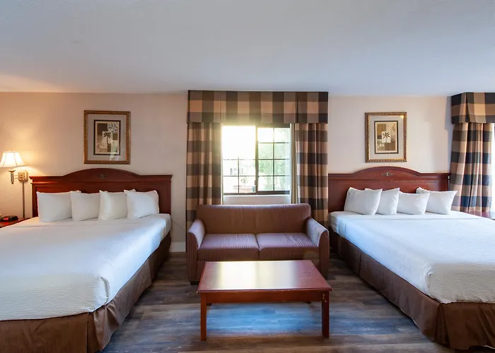 Studio City Court Yard Hotel