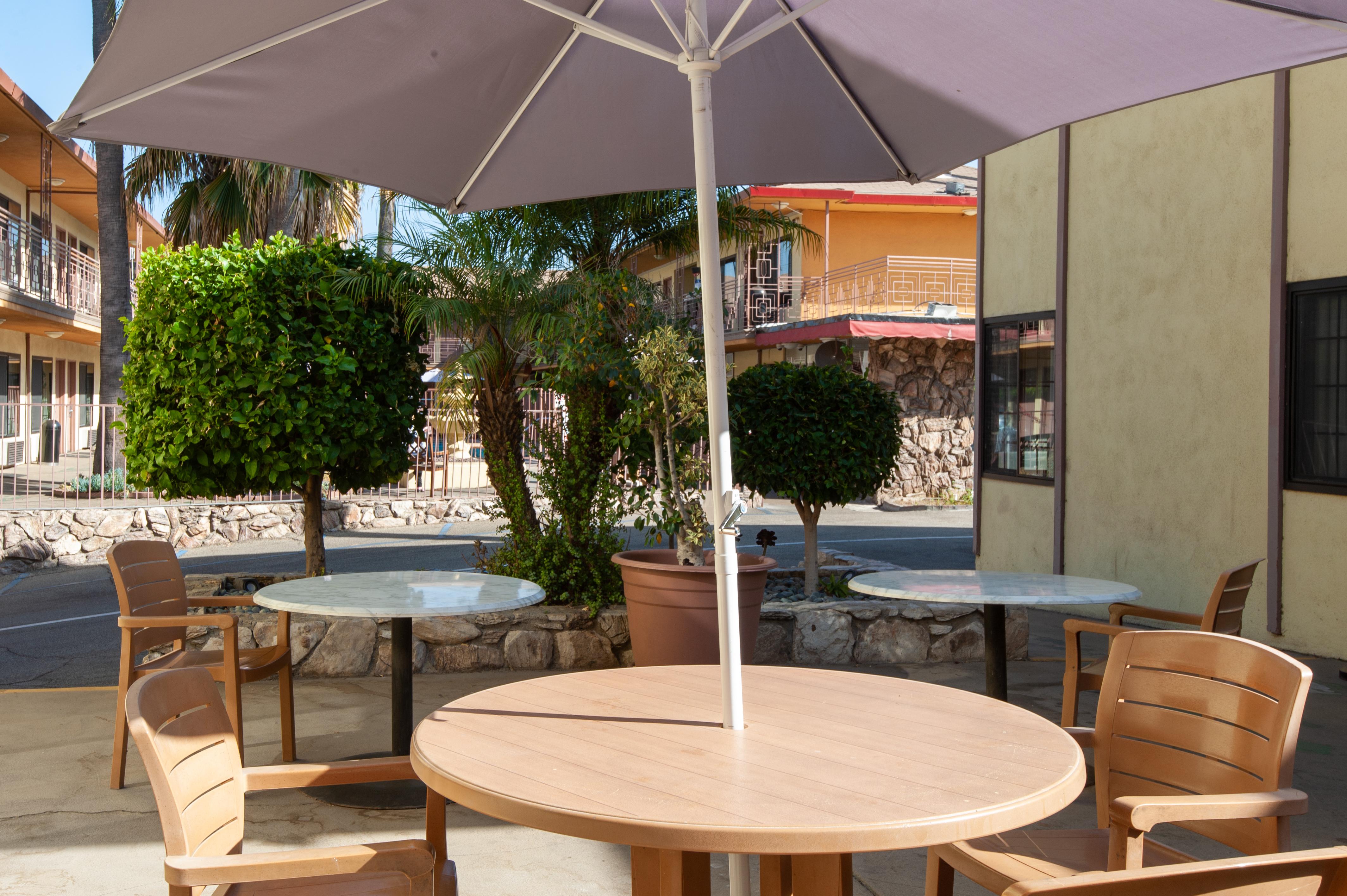 Court Yard Studio City