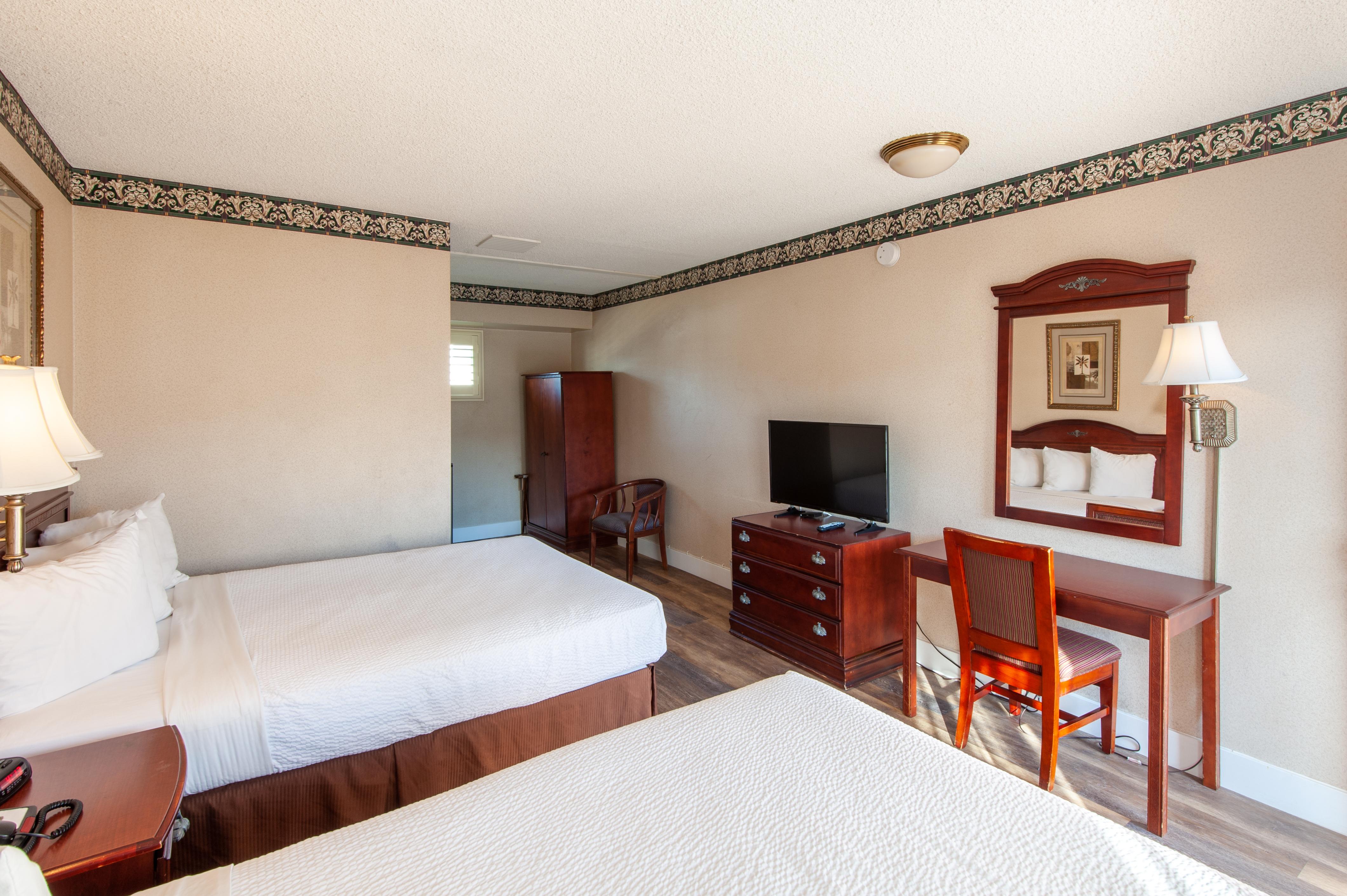 Court Yard 2* Studio City